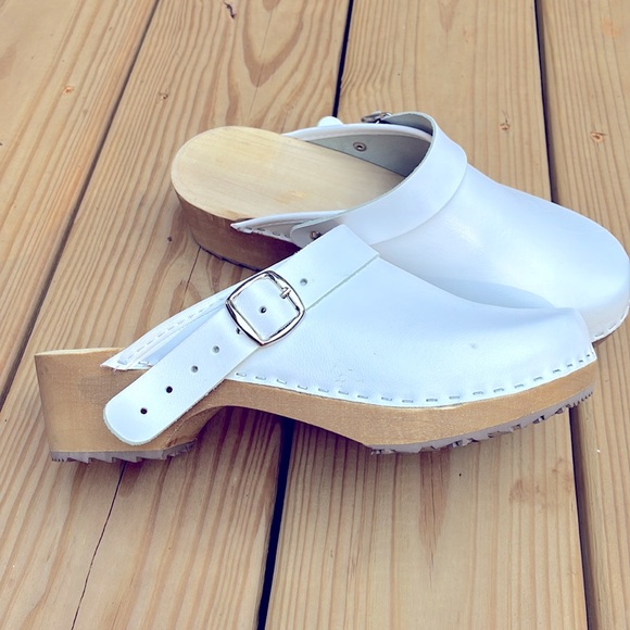 MIA White Leather Clogs - Picture 2 of 11